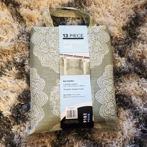 No 918 home 13 piece shower curtain set green patterned new
